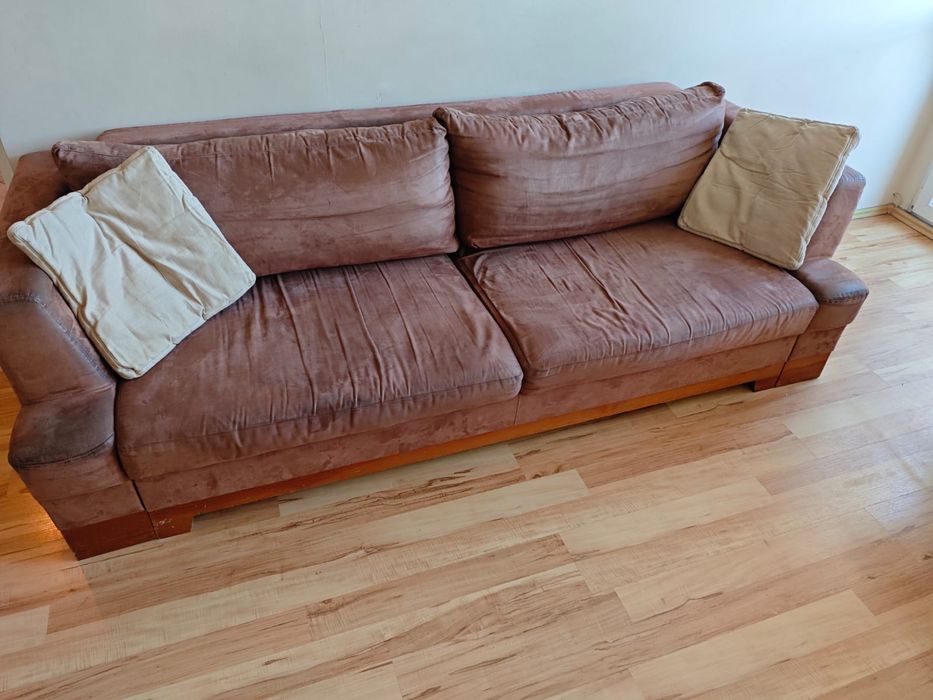 Używane kanapa z fotelem i pufą