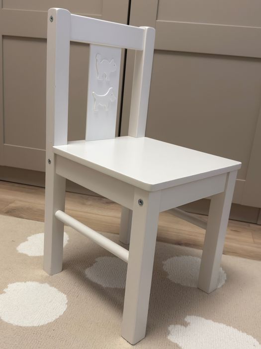 Krzesełko do pokoju dziecięcego Ikea