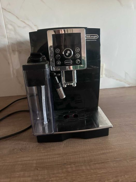 Кавоварка DeLonghi ECAM
