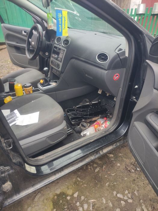 FORD FOCUS 1,6 бензин!