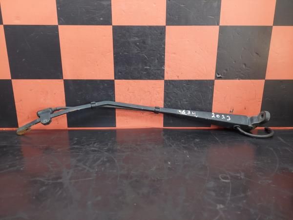 Haste / braço de escova limpa vidros frente direita MITSUBISHI Canter