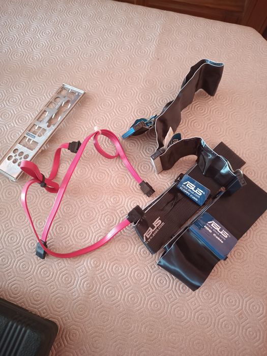 Motherboard Asus P5B-Plus Intel Q9300 6GB RAM Gráfica AMD