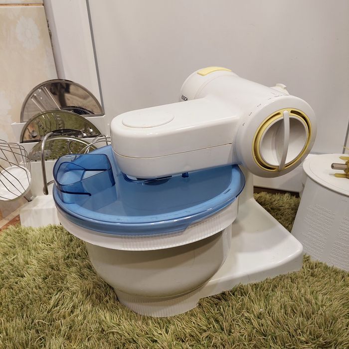 Кухонний комбайн бош bosch з терками і м'ясорубкою