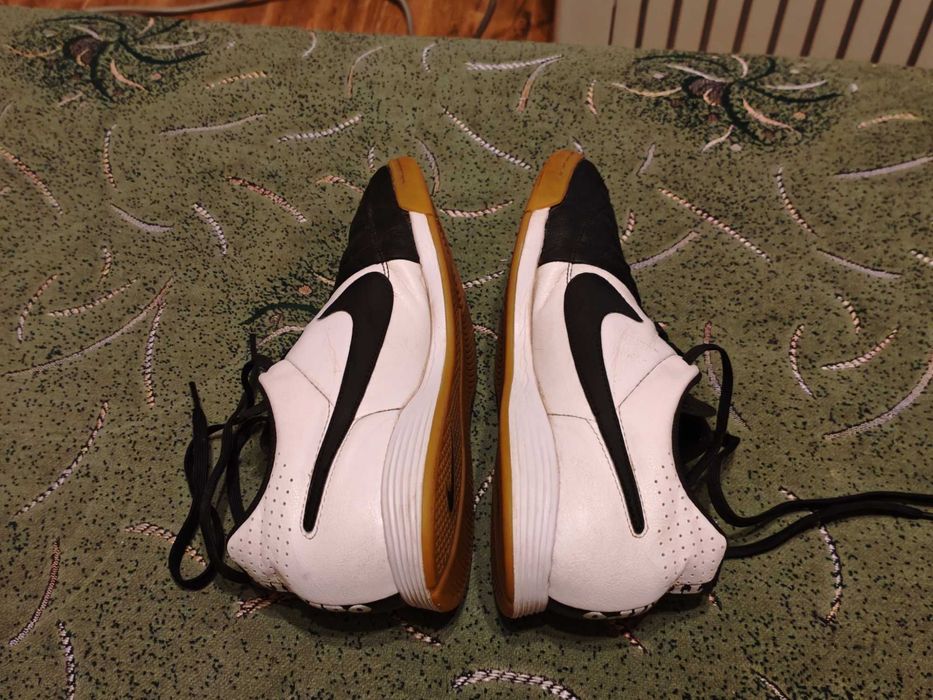 Футзалки кожаные Nike Tiempo оригинал по факту размер-38 стелька24,5см