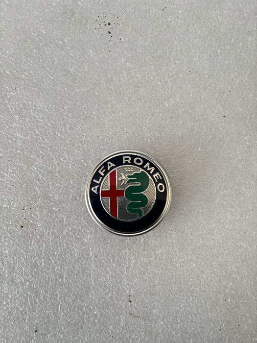Alfa Romeo Giulia emblemat znaczek logo klapy bagażnika tył tylnej