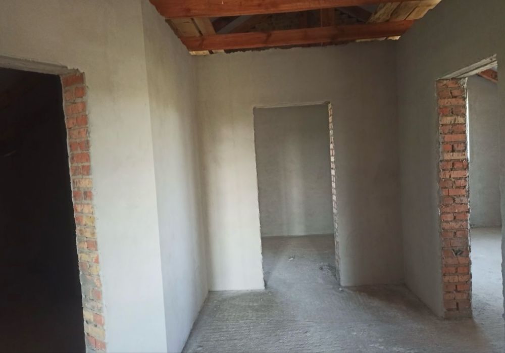 Штукатурка стін цементно - вапняним піщаним розчином!!!