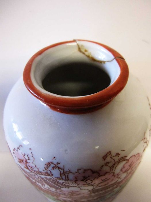 2 antigas jarras asiáticas esmaltadas à mão e assinadas