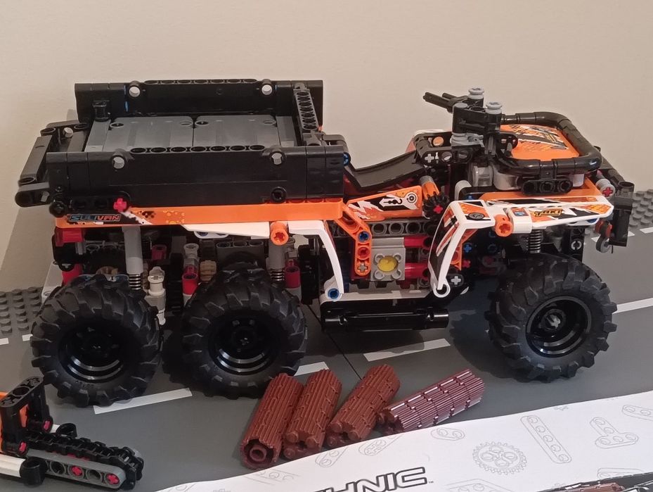 Lego Technic   All- Terrain Vehicle - 42139