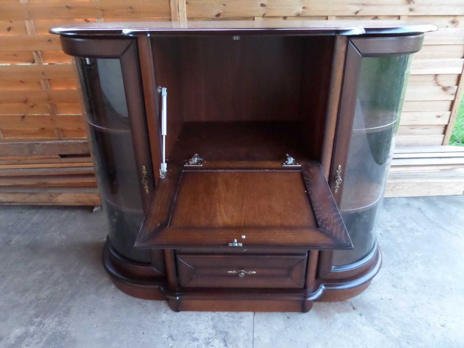 piękna komoda BAREK DIANA OLEJNIKOWSKI  orzech stan bdb wysyłka dowóz