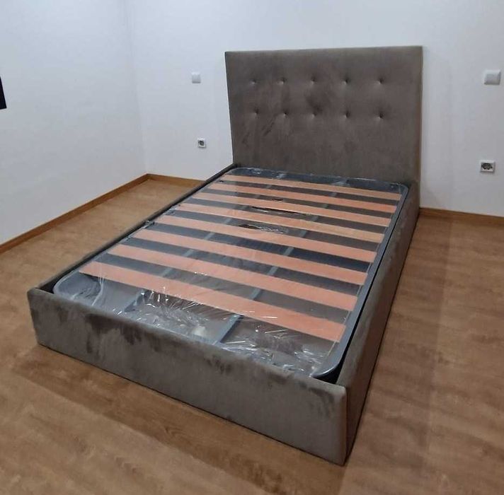 Camas De Casal Estofadas Top de Gama 190x140m Estrado Incluído 199€ !!