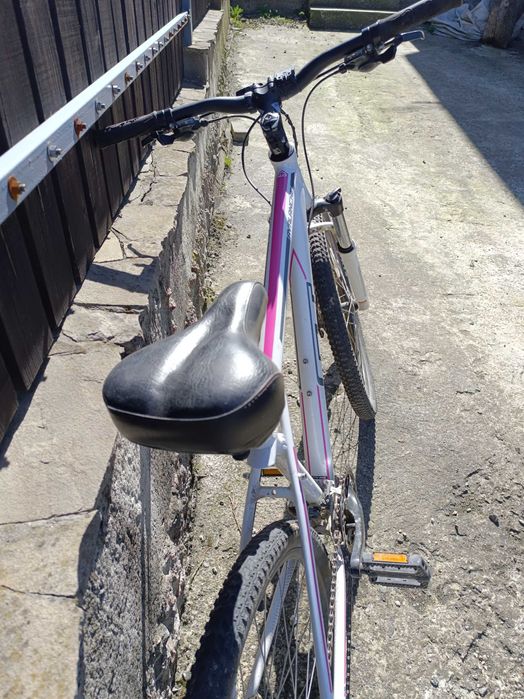 Продаю велосипед білий 5000