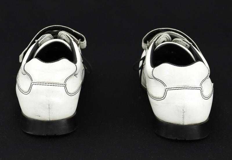 Sapatos em pele de cor branca - Prada