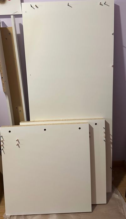 Secretária branca com arrumação para cabos 151x65x72,5cm