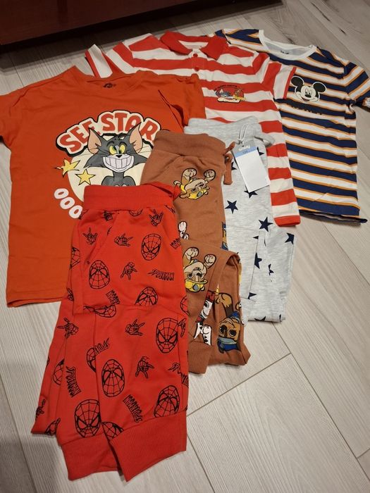 Zestaw ubrań 128/134