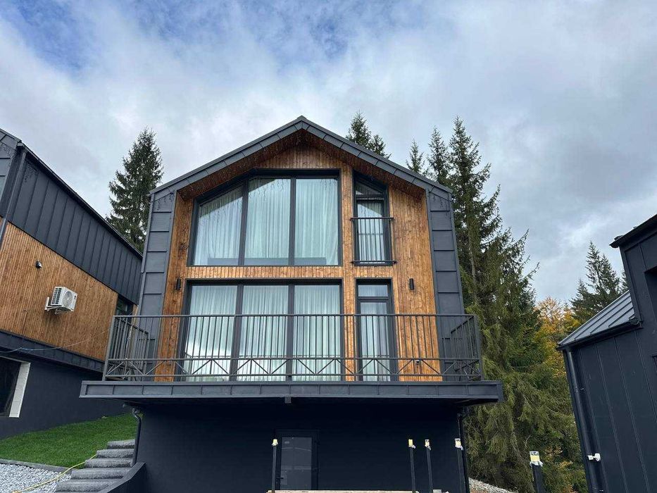 Продаються сучасні котеджі у комплексі у с. Поляниця.