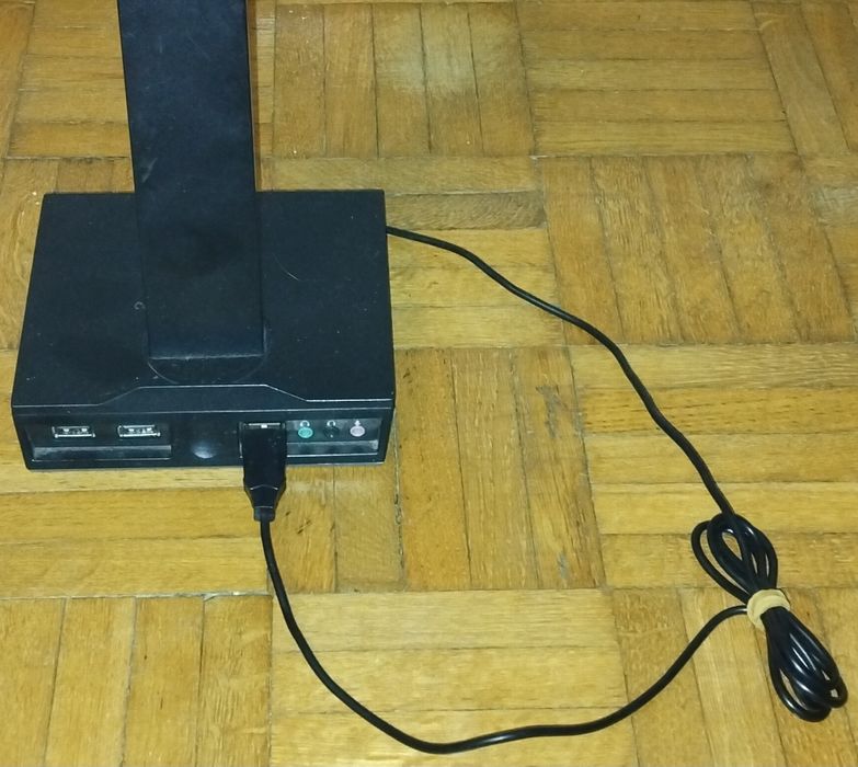 Stojak na słuchawki - google