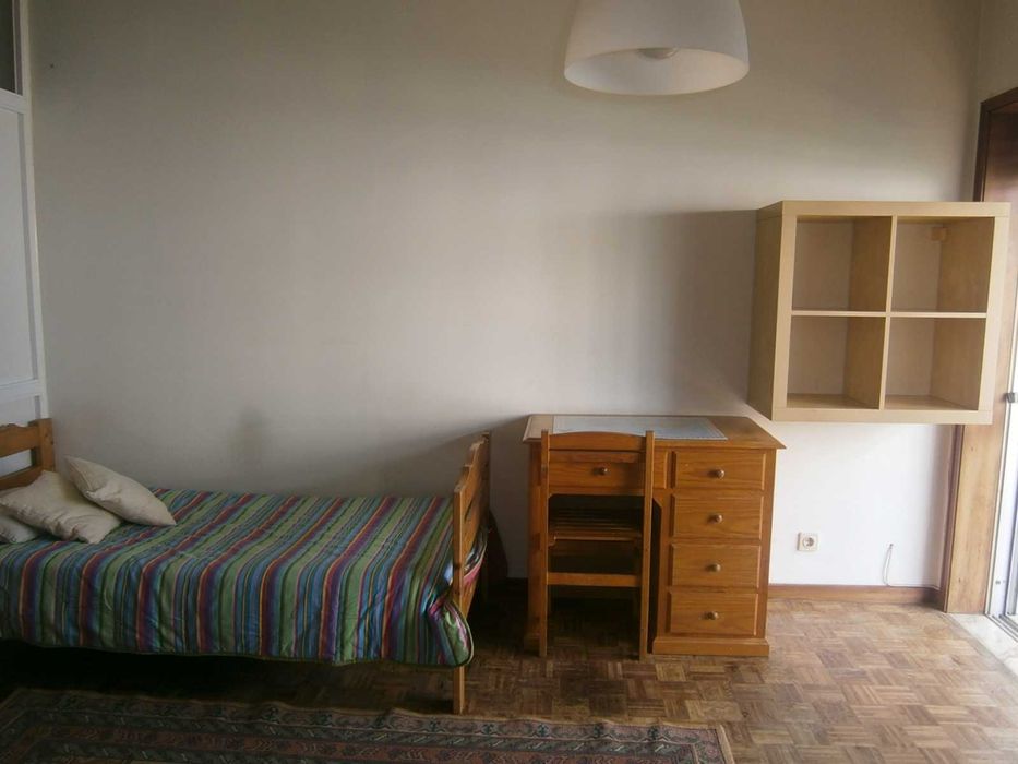 Quarto individual para estudante Glicínias Aveiro