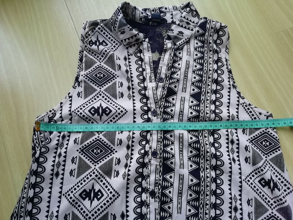 Forever 21. Bluzeczka, koszula bez rękawów.
