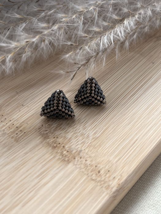 Kolczyki z japońskich koralików.