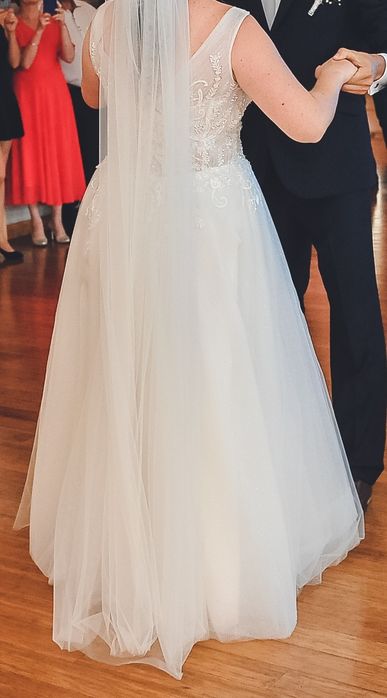 Piekna Suknia ślubna