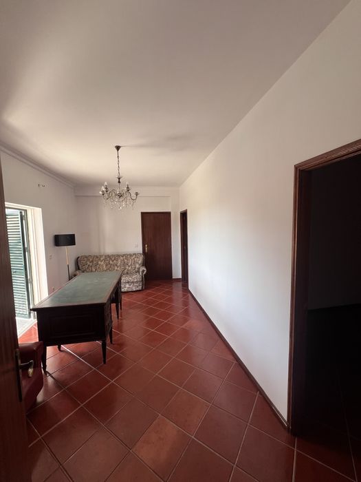 Alugo Casa T2 ( Ler Descrição)