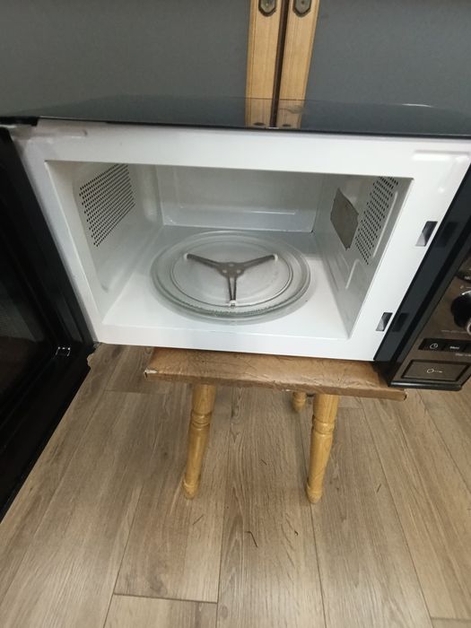 Микроволновая печь Hanseatic 1200W