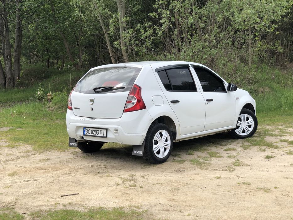 Продам Dacia Sandero 1.2 2011 рік
