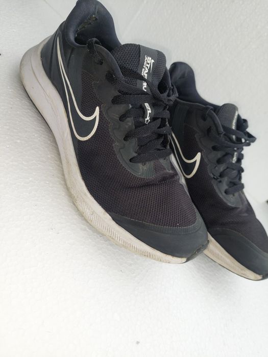 Кросівки жіночі Nike.      .