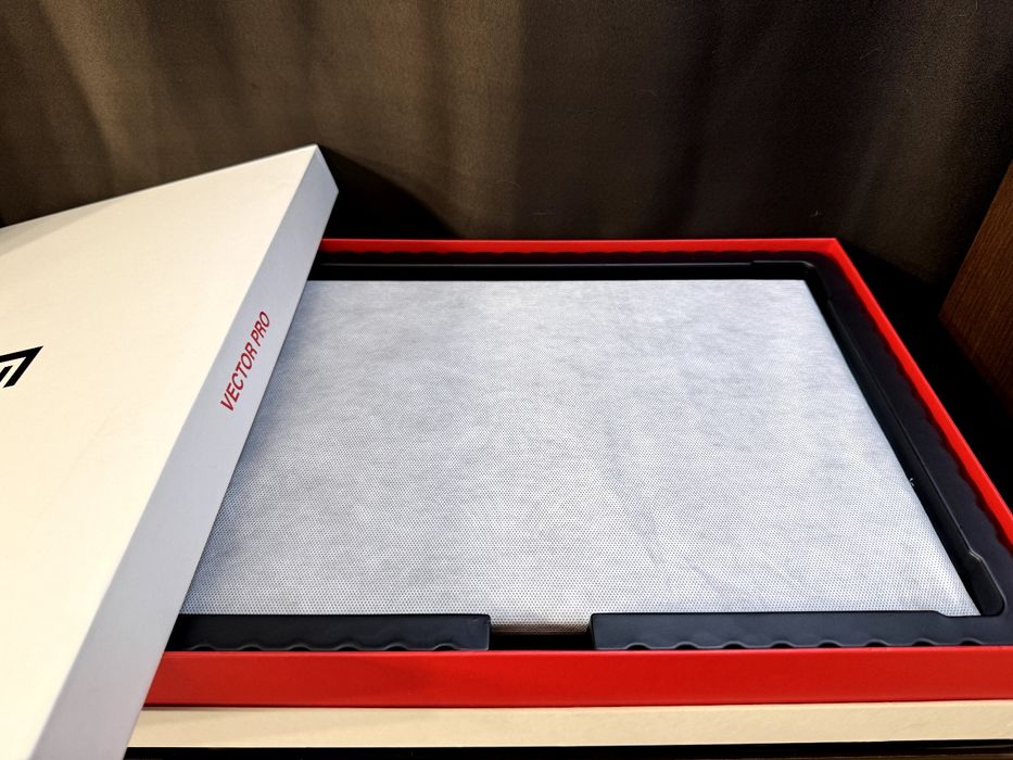 Продам ноутбук Maingear Vector Pro 17,3/ RTX3080 16Gb