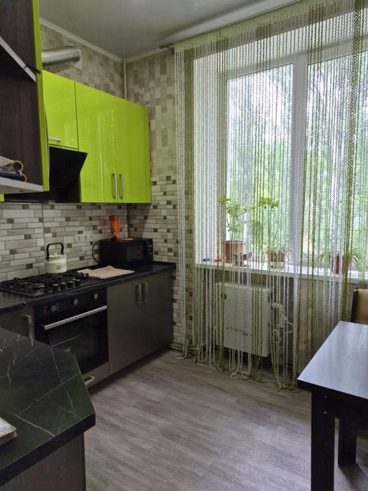 Продам ПРОСТОРУ 3 х кімн квартиру ЦЕНТР ,  вул. Г. України