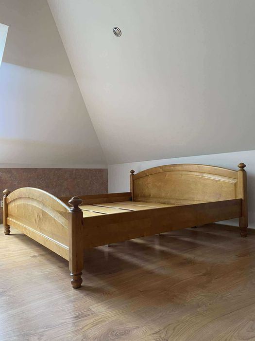 Łóżko stylowe drewniane 200/200