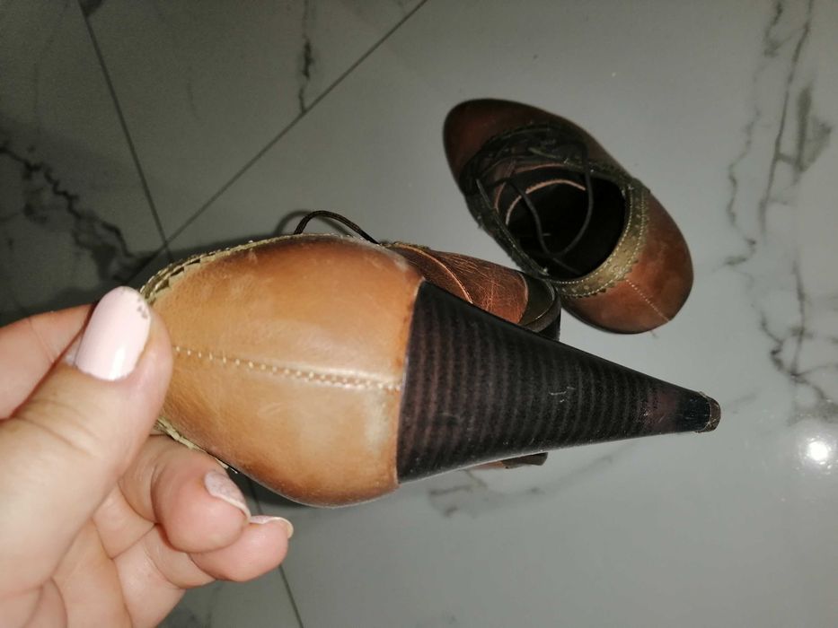 Buty Baldaccini 37 na szpilce