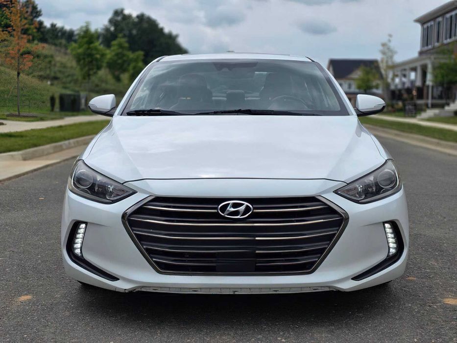Hyundai Elantra Limited      2018