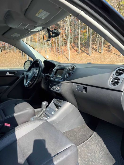 Volkswagen Tiguan      2016