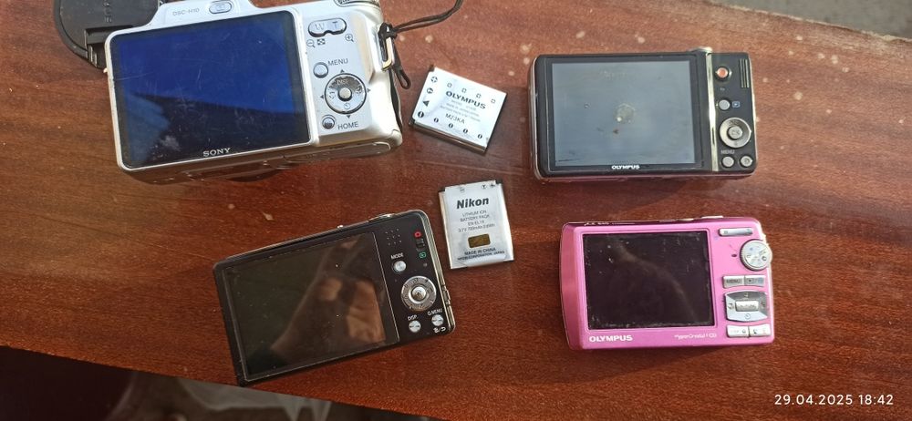 Фотоаппараты на запчасти 300 грн. шт.