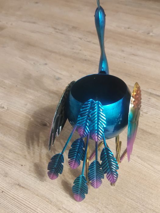 Osłona na doniczkę, kwiat w kształcie Pawia.  Metalowy Paw