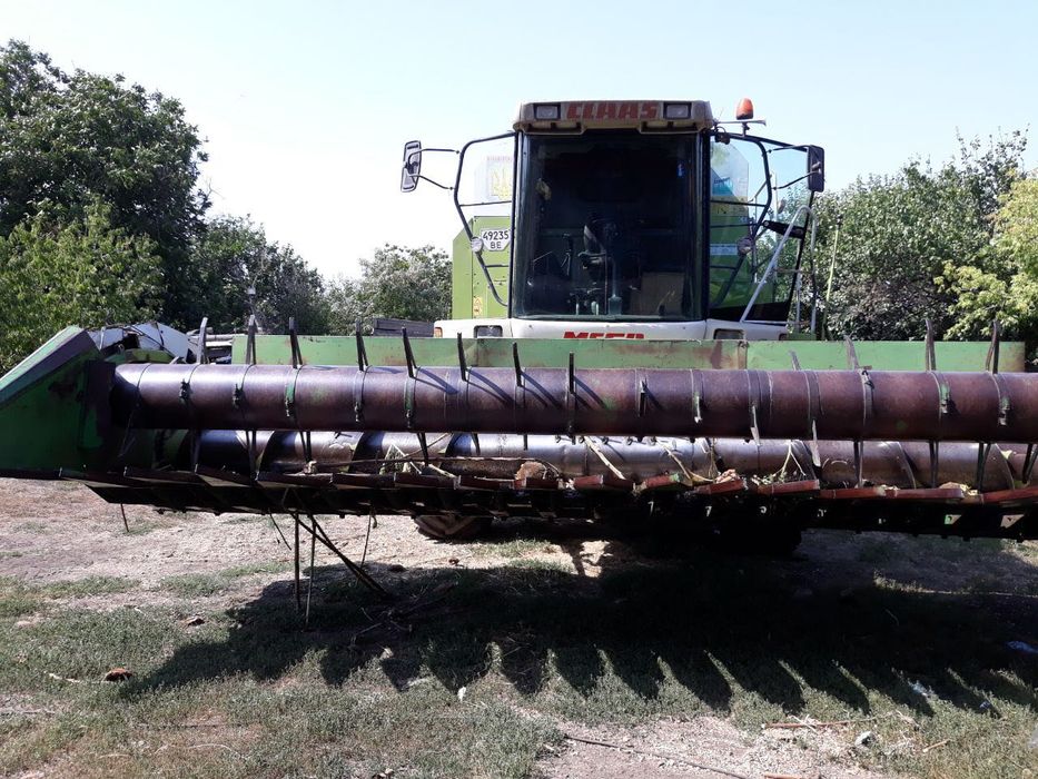 Комбайн Claas Mega-218