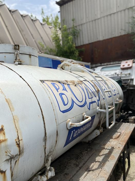 Емкость пищевая автомобильная