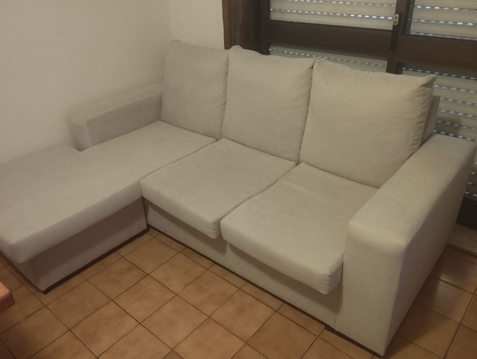 Sofá usado de três lugares