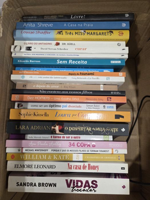 Vendo livros, várias temáticas