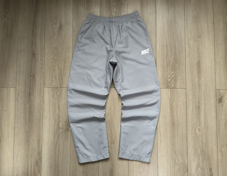 Нейлонові спортивні штани Nike