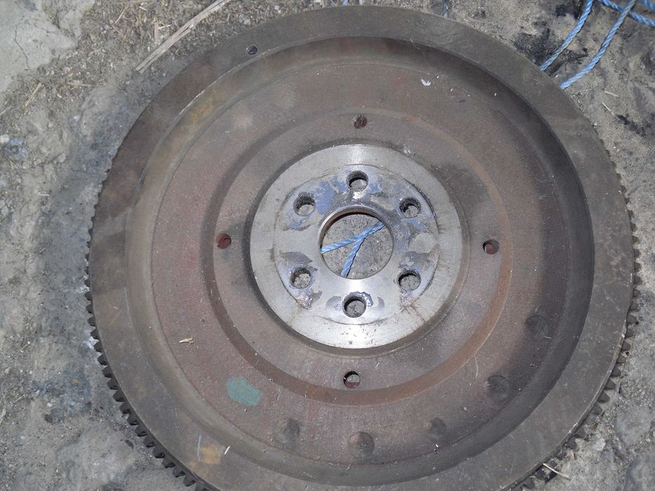 продам маховик двигателя ваз приора