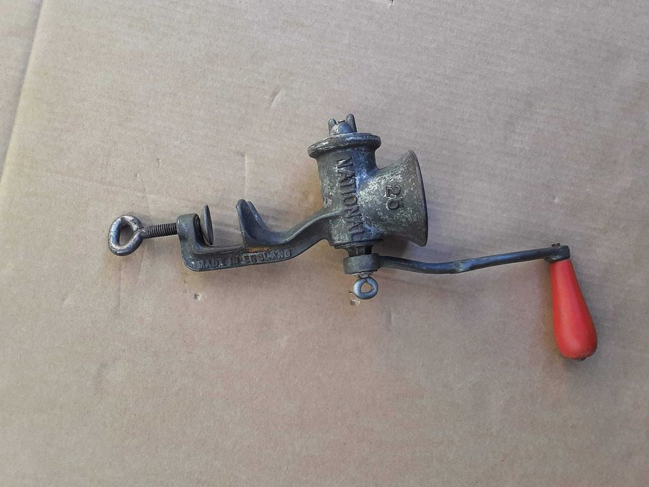 Moinho de carne manual