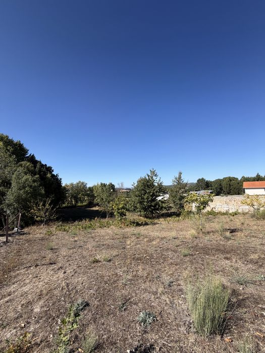 Terreno em solo urbano de 1250m2 com viabilidade construtica em Sever, Moimenta da Beira