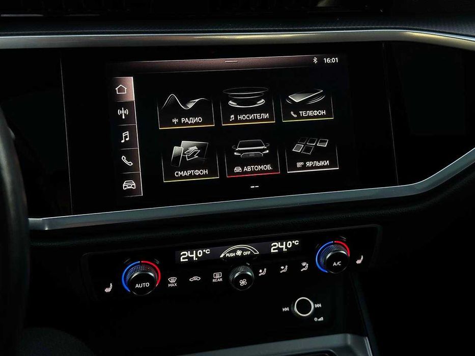 AUDI Q3      2021