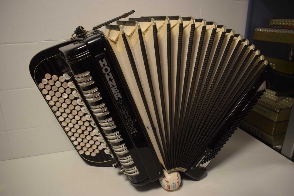 Hohner Vox 5 MIDI Accordion, 4-Voice, No. 1864175832940802124