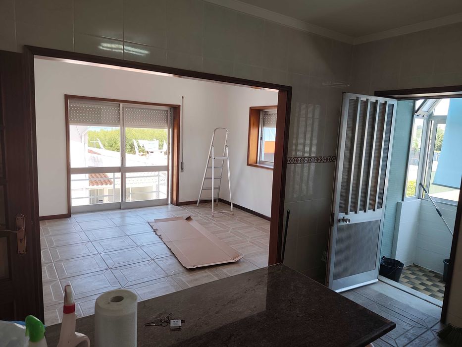 T3 Remodelado | Open Space | 2 Varandas | Garagem Fechada | Paços de Brandão