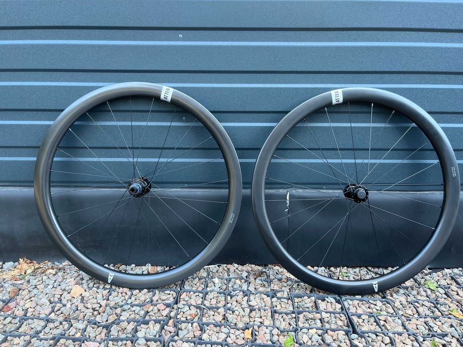 Koła karbonowe Atten L42 Argon 18