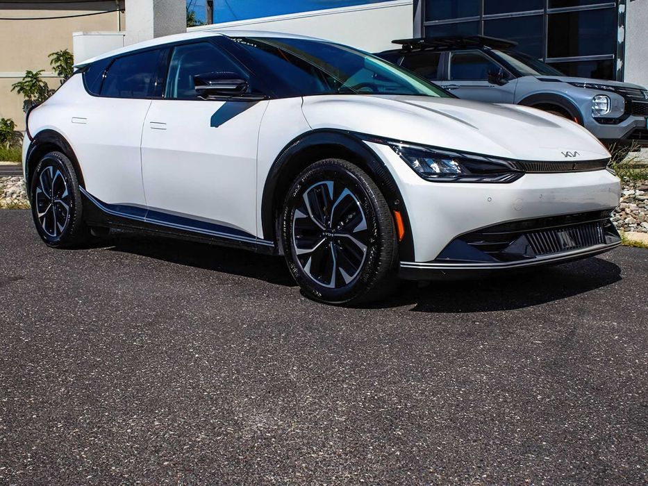 Kia EV6 Wind      2023