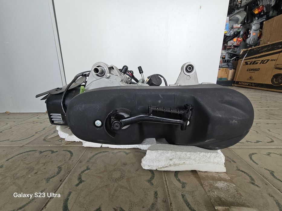 Новий двигун Yamaha 2T типу Jog, Futon Jazz / Puma, у зборі